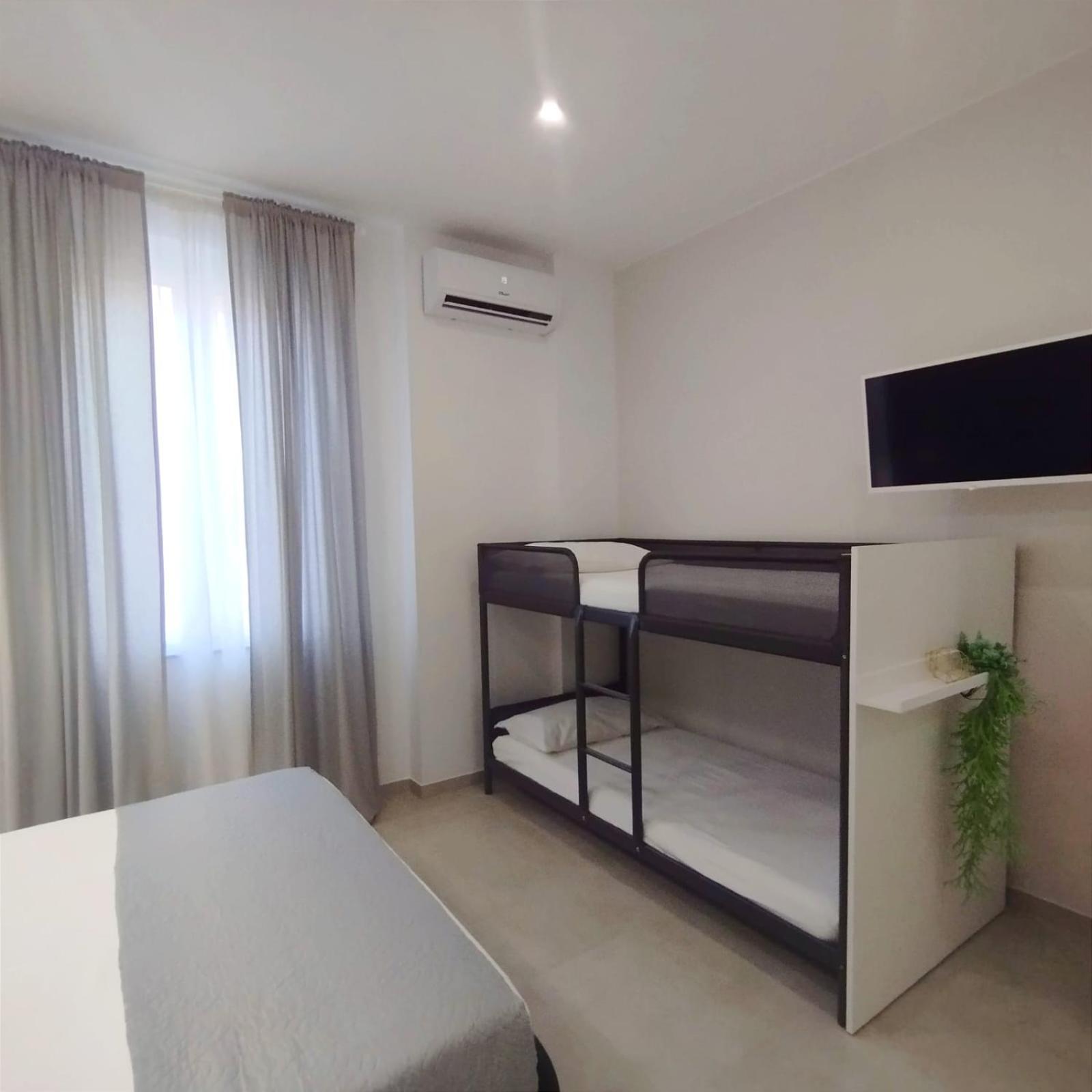 Agatha Modern Elegant Rooms 圣亚加塔·迪·米利特 外观 照片