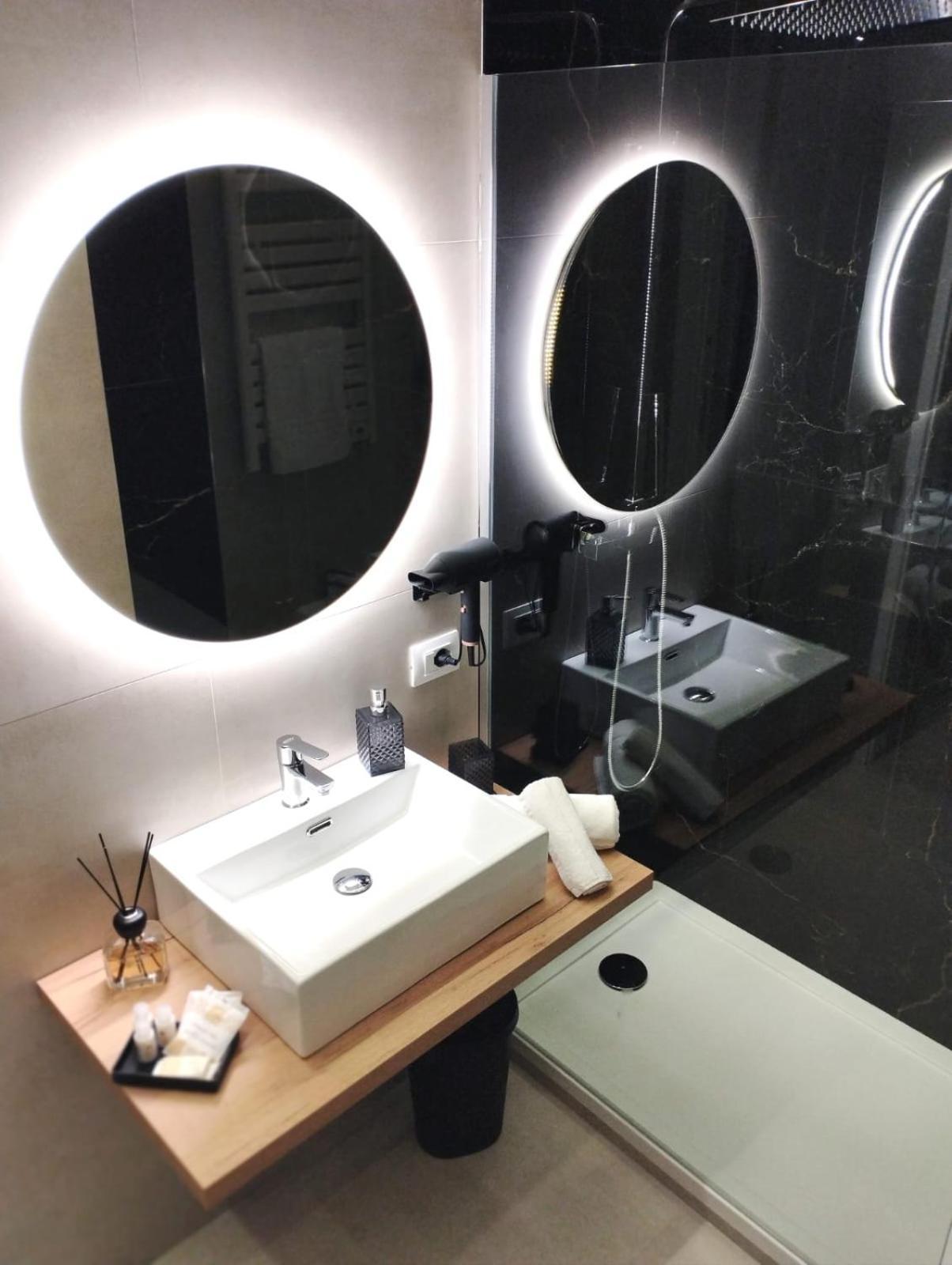 Agatha Modern Elegant Rooms 圣亚加塔·迪·米利特 外观 照片